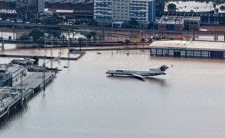 Boeing 727 da Total: imagem símbolo da inundação do Salgado Filho - Foto - Ricardo Stuckert / PR