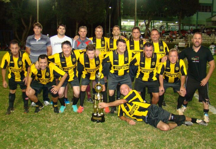 Amigos da Bola ?EUR" Campeão Veteranos 2012/2013