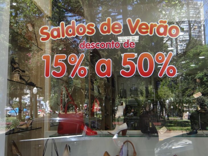 Em algumas lojas descontos podem chegar até 70%.