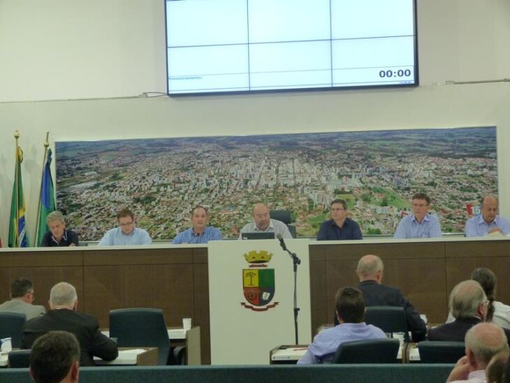 Prefeito Luciano Azevedo e o vice Juliano Roso participaram da sessão de abertura do período