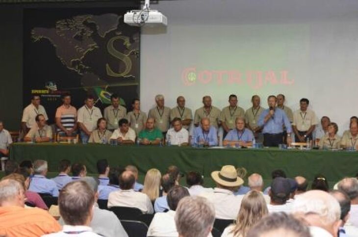 Eleição ocorreu nesta terça-feira com a presença de grande número de associados.