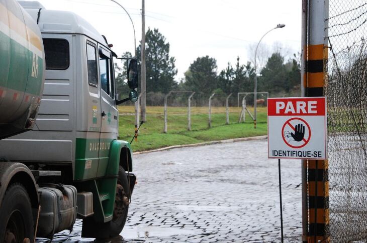 Funcionários do Terminal Petrolífero de Passo Fundo estão em estado de greve