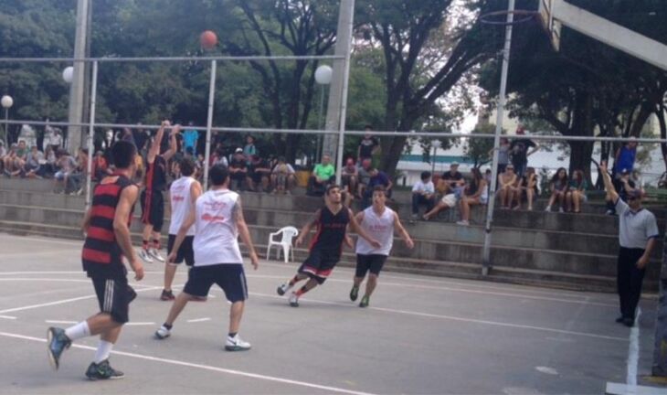 Basquete na Praça Tochetto