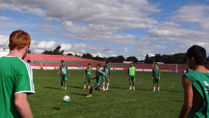 Equipe do Gaúcho treinou no Vermelhão