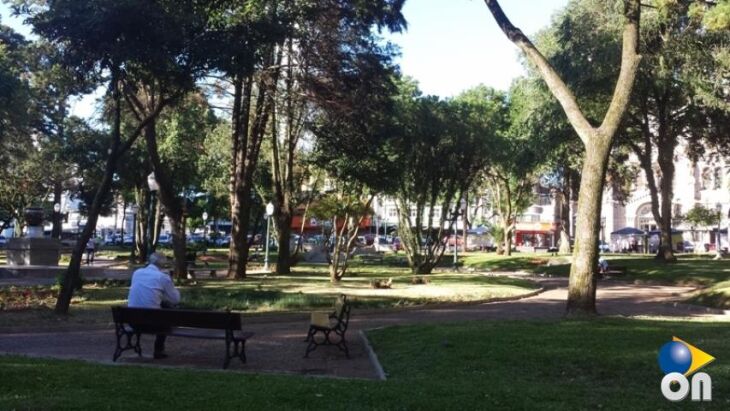 Praça foi entregue à comunidade em dezembro de 2013