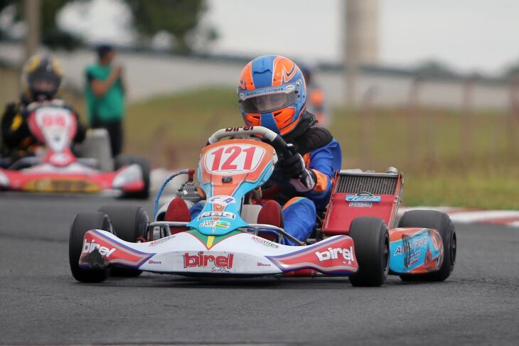 Arthur chega credenciado à final