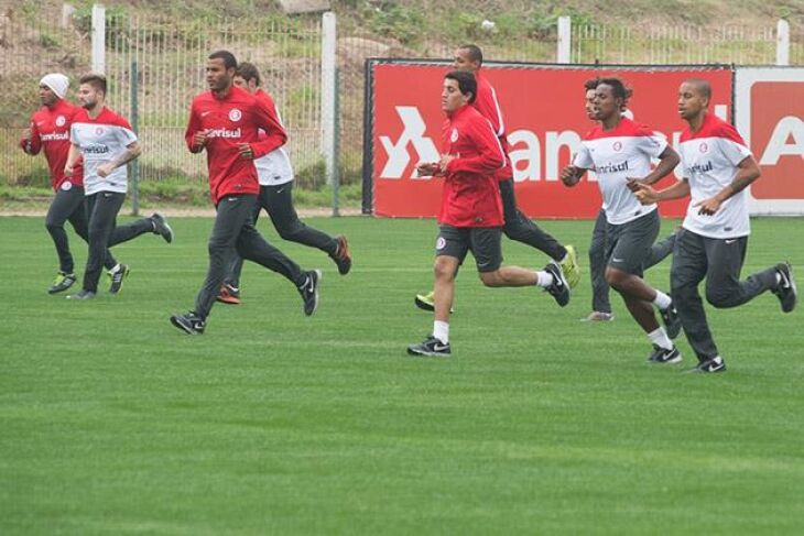 Treino forte no CT do Parque Gigante