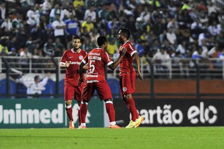 Comemoração: gol de Jorge Henrique