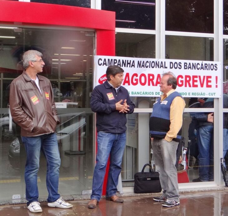 Bancários aderem a greve em Passo Fundo