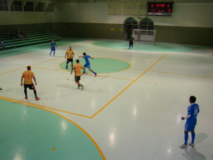 Jogos no Ginásio do Juvenil