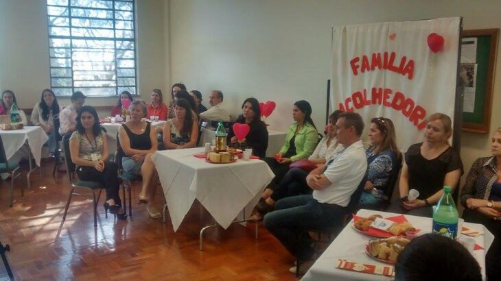 Famílias que participam do projeto se reuniram na quinta-feira