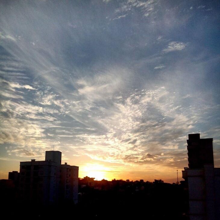 Sábado ainda poderá ser de céu nublado