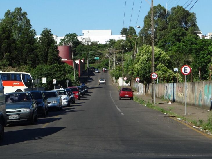 Cerca de 10 homens agrediram a vítima com pauladas e golpes de facão