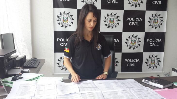 Para manter a organização, os crimes são anexados na tabela, onde consta o nome da vítima, a data,a motivação, o local e a arma usada