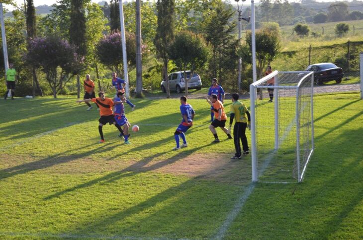 Sábado e domingo tem futebol sete.