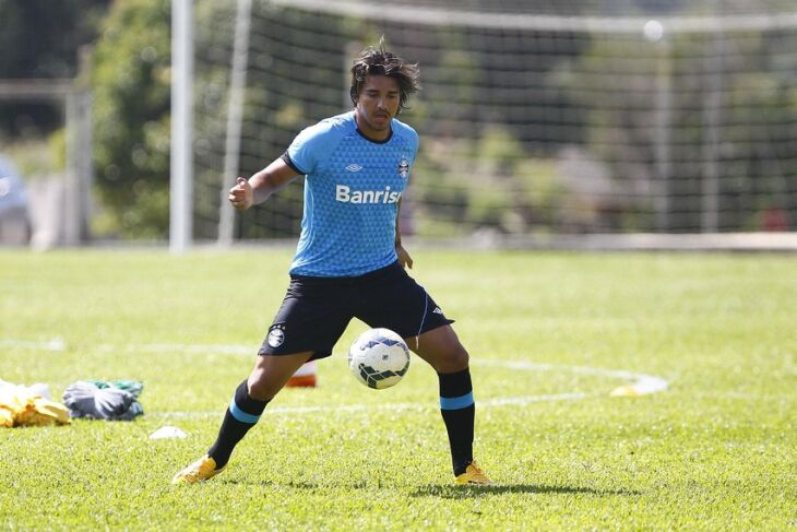 Marcelo Moreno treina em Gramado