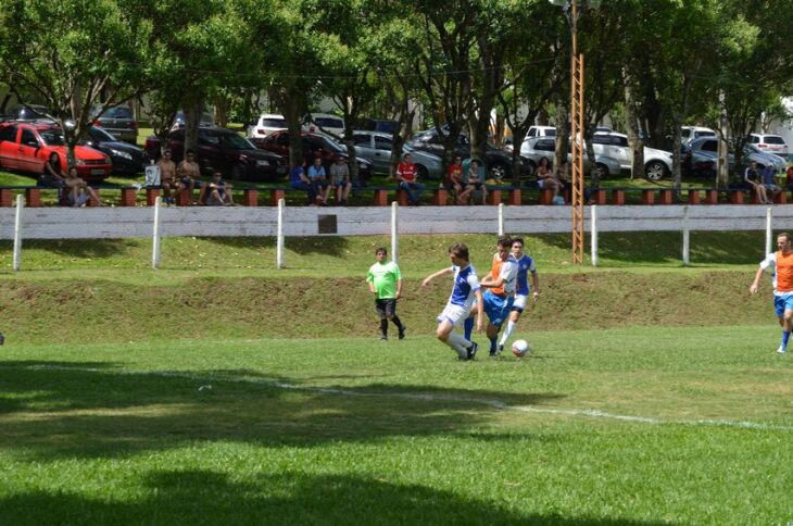 Campeonato tem jogos na sede campestre