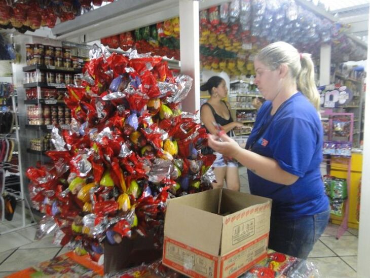 A Páscoa, este ano, será comemorada no dia 5 de abril e o movimento, segundo o comércio, se intensifica na semana anterior à data.