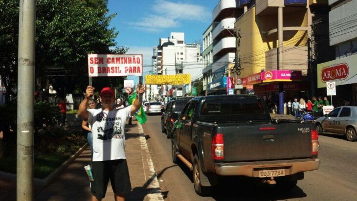 Lojas fechadas em apoio aos manifestantes