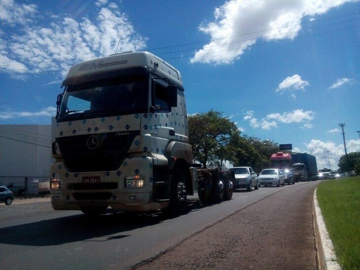 Sexta-feira foi dia de passeata em Passo Fundo