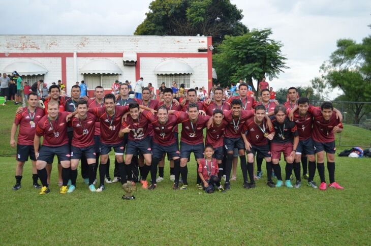 Kuhn: campeões após a premiação