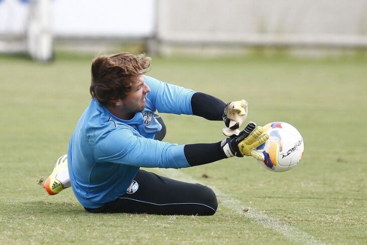 Léo: goleiro exigido no treinamento