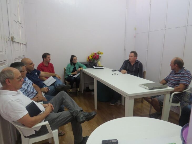 Reunião aconteceu em uma sala na Gare