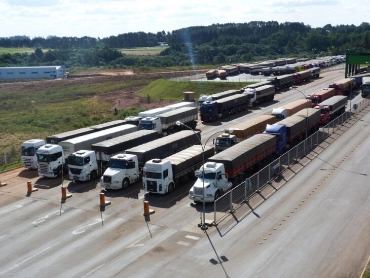 No período de safra, BSBios recebe cerca de 280 caminhões/dia carregados com soja