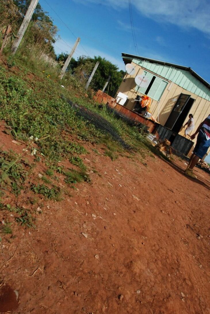 Fogo queimou apenas a cama e o colchão do casal que reside no local