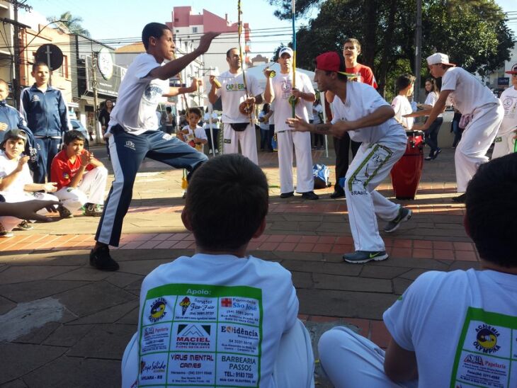 Crianças inseridas em programas do município também estiveram presentes