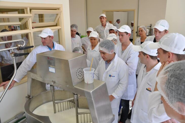 Curso orienta sobre cuidados desde a aquisição da matéria-prima, o leite, até o manejo dentro das indústrias para garantir que o produto não perca a qualidade