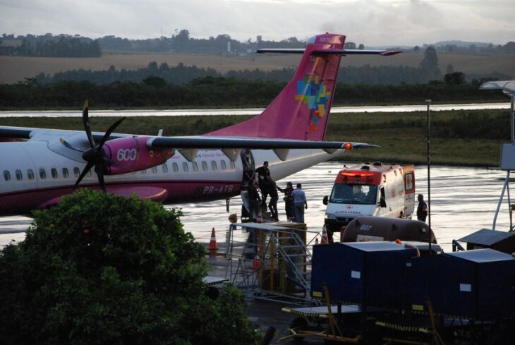 Dois passageiros precisaram receber atendimento médico após a aterrissagem