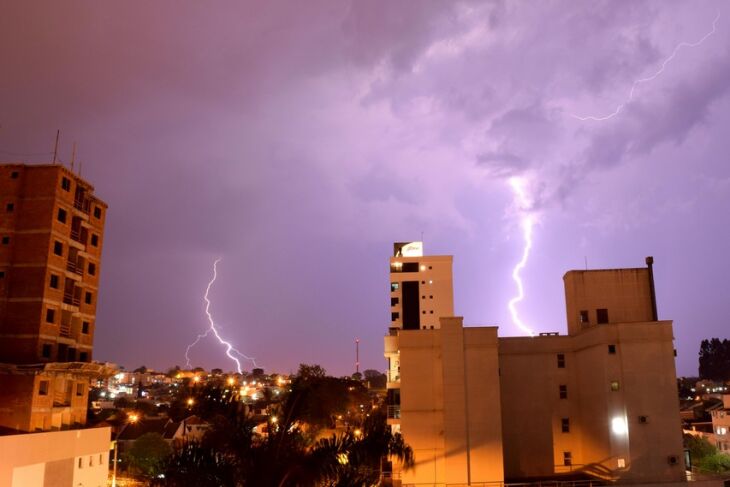 Descargas elétricas foram intensas nos últimos dias em Passo Fundo