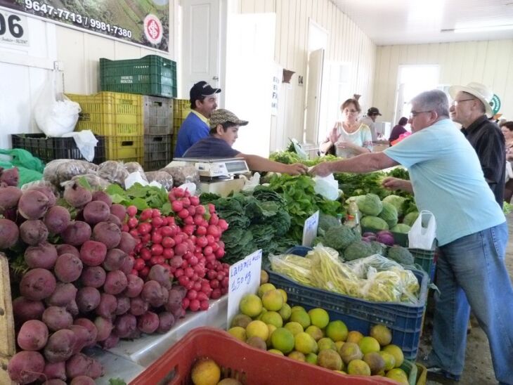 Apesar de queda na produção, Feira do Produtor mantêm preços dos produtos comercializados