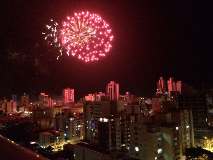 Show de fogos na última apresentação da Cantata