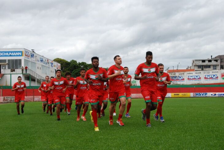 Ao finalizar o Campeonato Gaúcho deste ano, a direção do Esporte Clube Passo Fundo optou por uma pausa no futebol até 15 de dezembro. Seguindo a programação, ontem pela manhã foi reaberto o vestiário e começou a pré-temporada visando o Gauchão