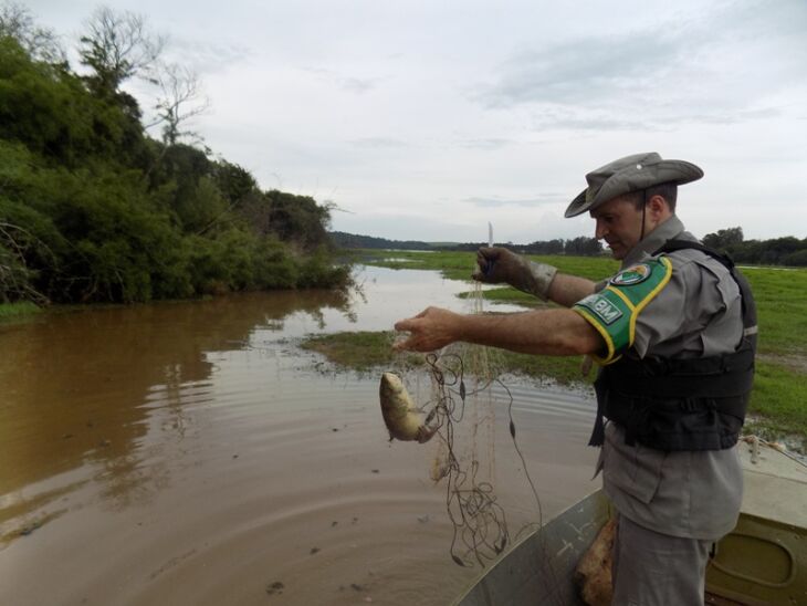 Operação recolheu redes de pescas na barragem de Ernestina