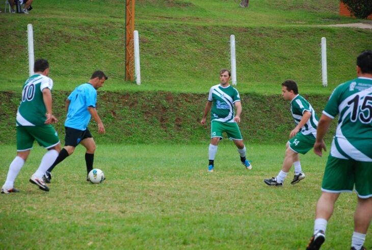 Jogos na sede da Roselândia