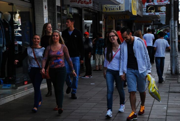 Durante o feriado, a abertura das lojas é facultativa