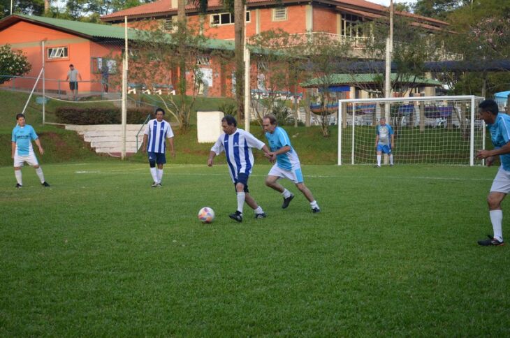 Jogos na sede campestre do Juvenil