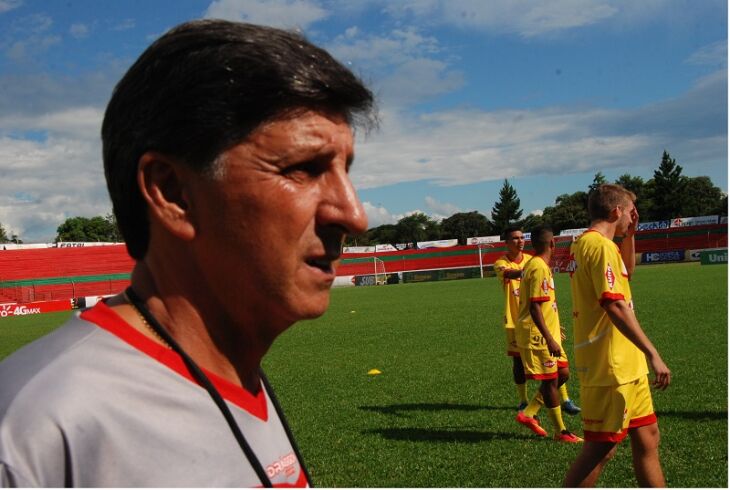 Paulo Porto, técnico do Passo Fundo