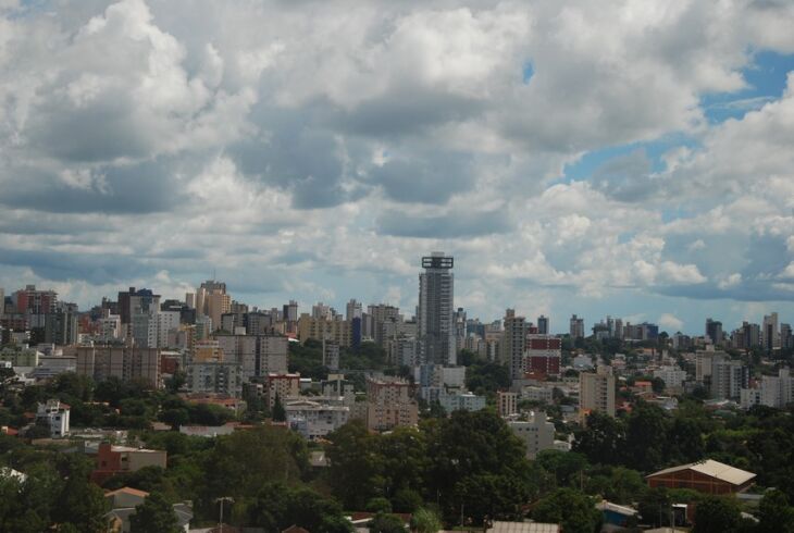 Chuvas isoladas podem acontecer durante toda a semana, mas probabilidade maior é para sexta-feira