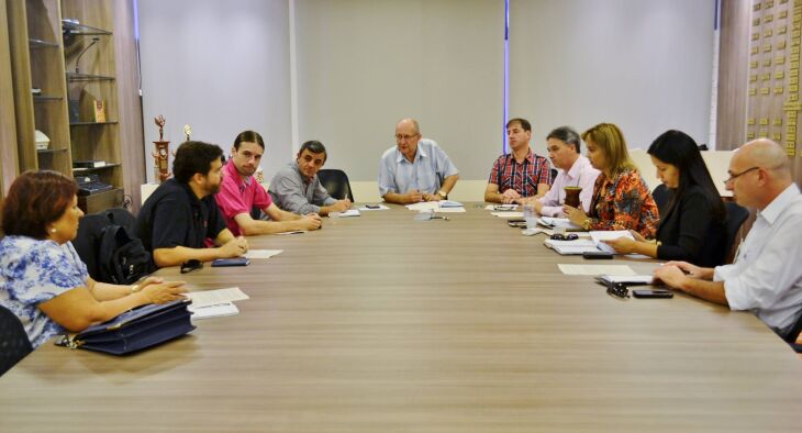 Reunião de trabalho para definir ações