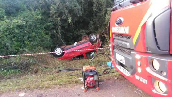 Condutor do automóvel morreu no local