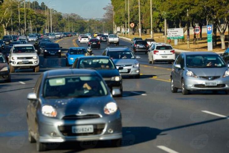 Entre os dias 8 e 11 últimos, 14,9 mil motoristas foram multados em estradas federais porque não acenderam de dia o farol baixo