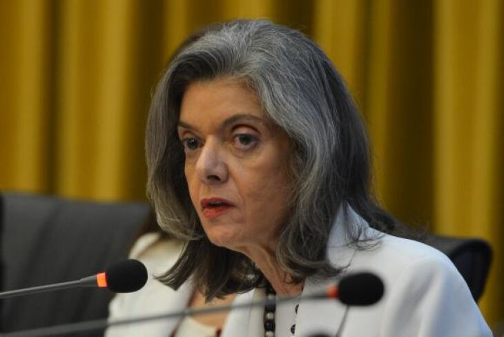 A ministra Carmen Lúcia, presidente do STF, disse que o acordo dificultará "gastos indevidos, desperdício e até corrupção"