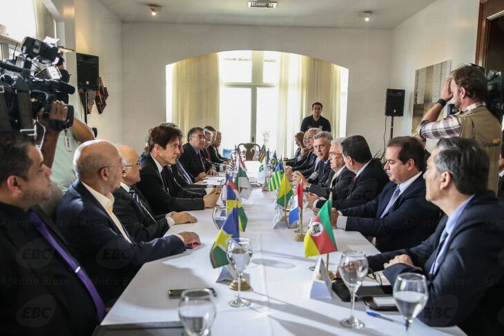 Feltes representou Sartori em reunião do Fórum Permanente de Governadores em Brasília