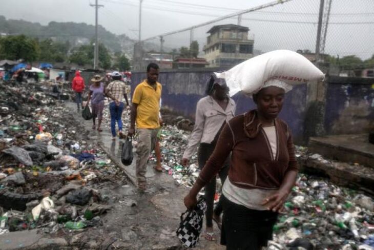 Os donativos vão ser distribuídos entre as vítimas do recente desastre natural no Haiti