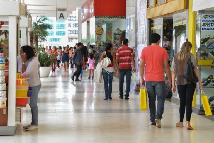 Pesquisa nacional estima menor volume de consumidores neste Natal