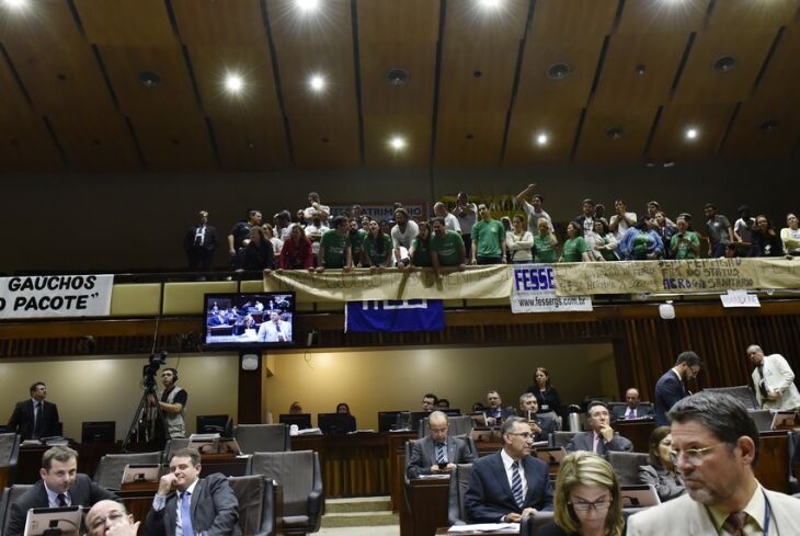 Deputados retomam trabalhos a partir das 14h